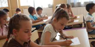 Удължават ваканцията на учениците с още два дни